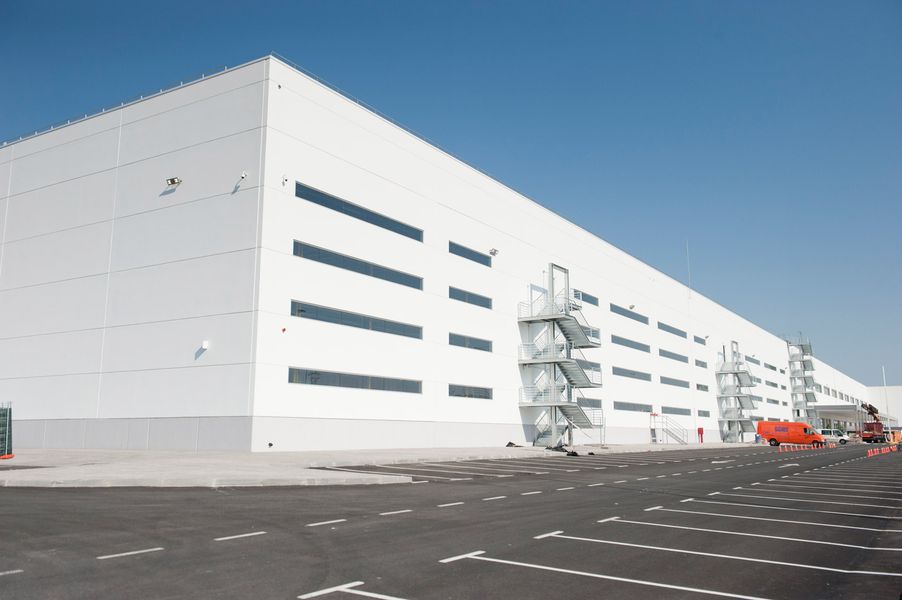 Imagen de Amazon Fulfillment Center – Naves Industriales